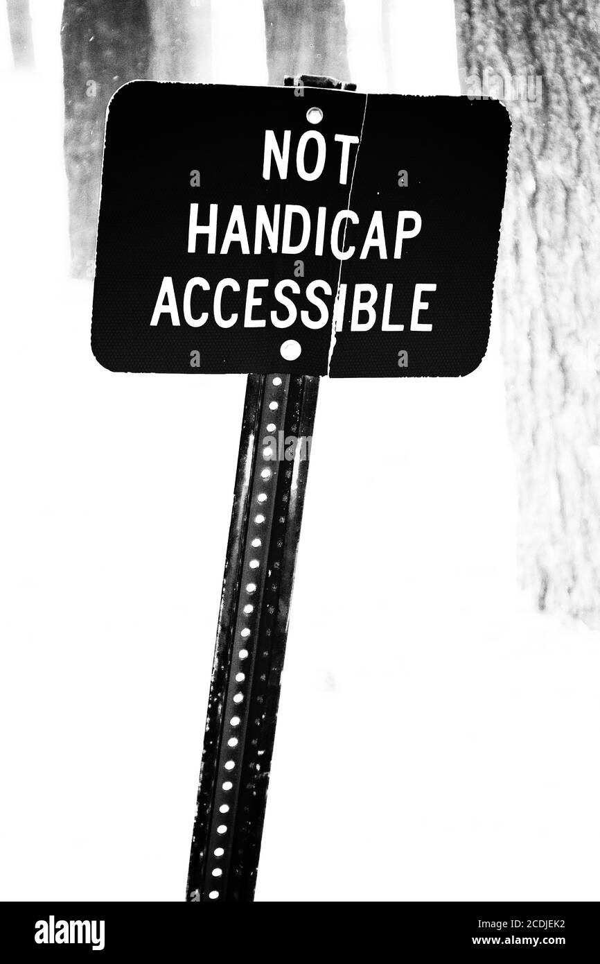 Affiche non accessible aux personnes à mobilité réduite Banque D'Images