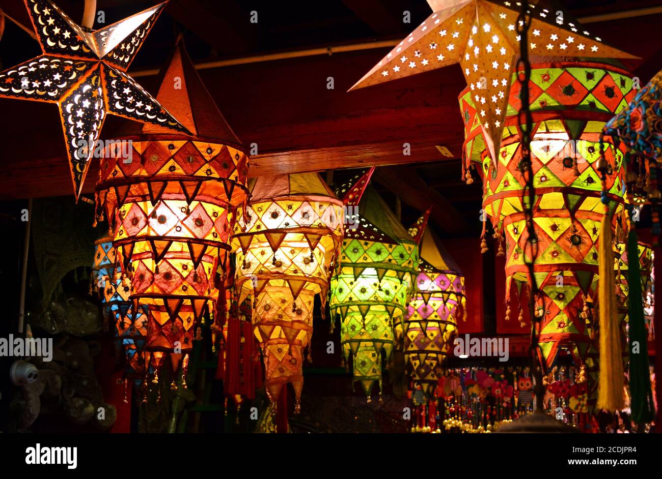 Lanterne traditionnelle chinoise sur le marché, une célèbre vieille rue commerçante à Pingyao, en Chine. Banque D'Images