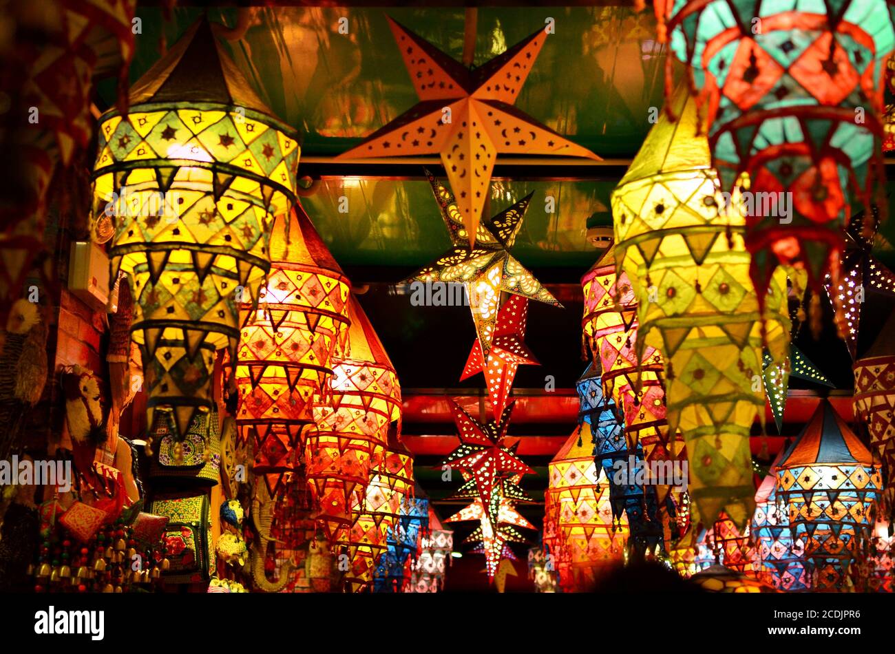 Lanterne traditionnelle chinoise sur le marché, une célèbre vieille rue commerçante à Pingyao, en Chine. Banque D'Images