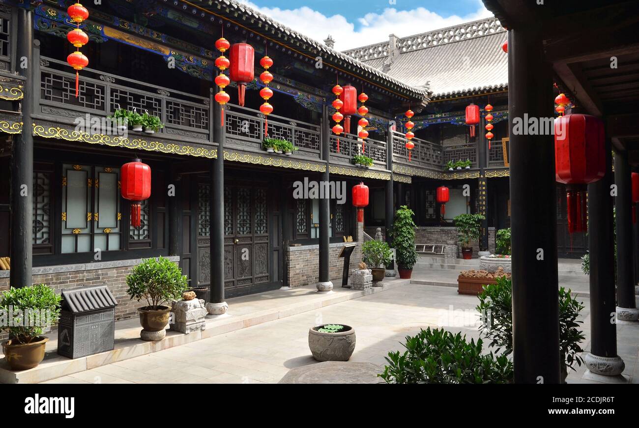 Pingyao, Chine - 19 mai 2017 : la décoration des lamions rouges dans les rues de la ville ancienne de Pingyao en Chine. Banque D'Images
