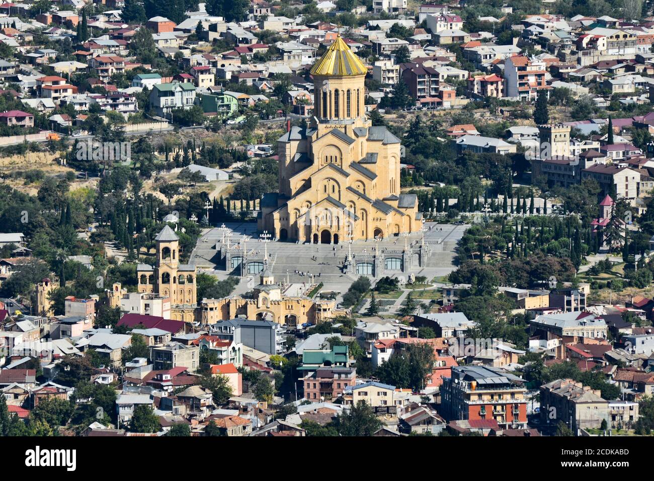 Cathédrale de la Sainte Trinité de Tbilissi, vue panoramique depuis le mont Mtatsminda. République de Géorgie. Banque D'Images