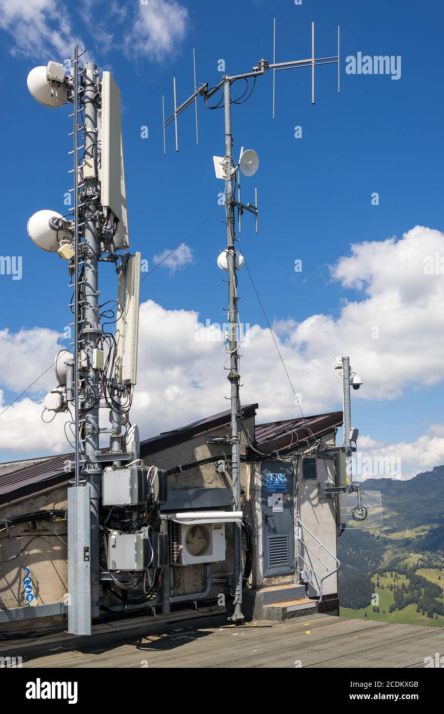 SELVA, TYROL DU SUD/ITALIE - AOÛT 8 : Tour de télécommunications à la station de téléphérique de Selva, Tyrol du Sud, Italie le 8 août 2020 Banque D'Images