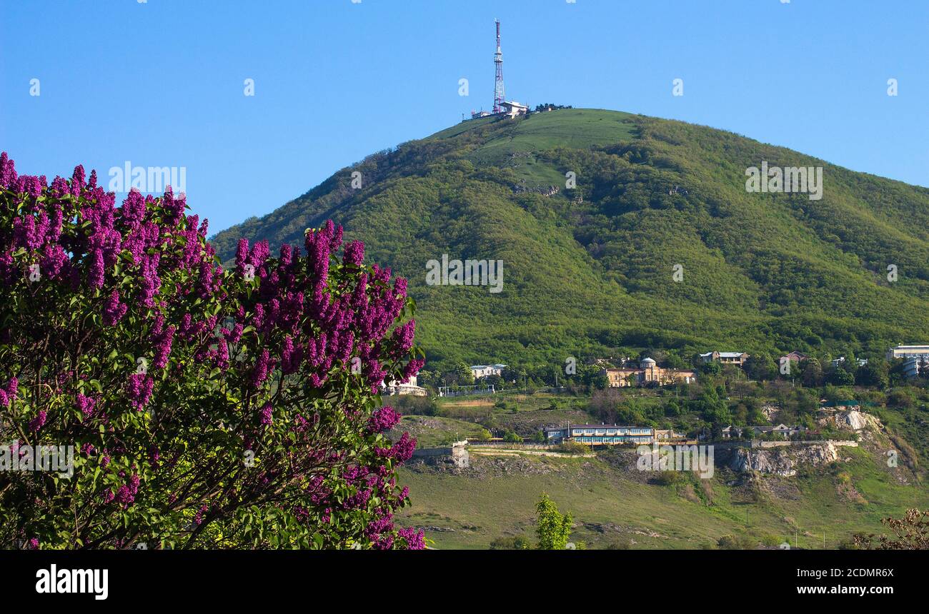 Vue sur le majestueux Mont Mashuk depuis Pyatigorsk Banque D'Images