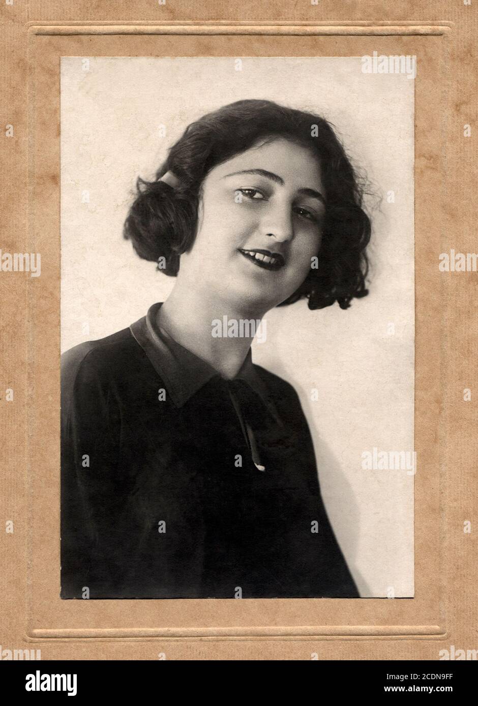 Portrait belle fille arménienne Banque D'Images