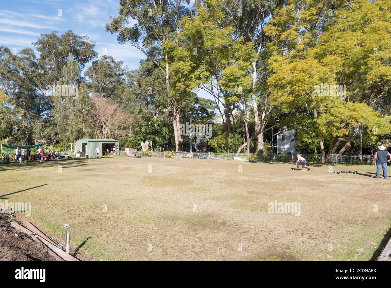 Le club de bowling de Dangar (pelouse) pendant un hiver ensoleillé dimanche après-midi. Le club est situé dans le centre de l'île Dangar, sur la rivière Hawkesbury. Banque D'Images