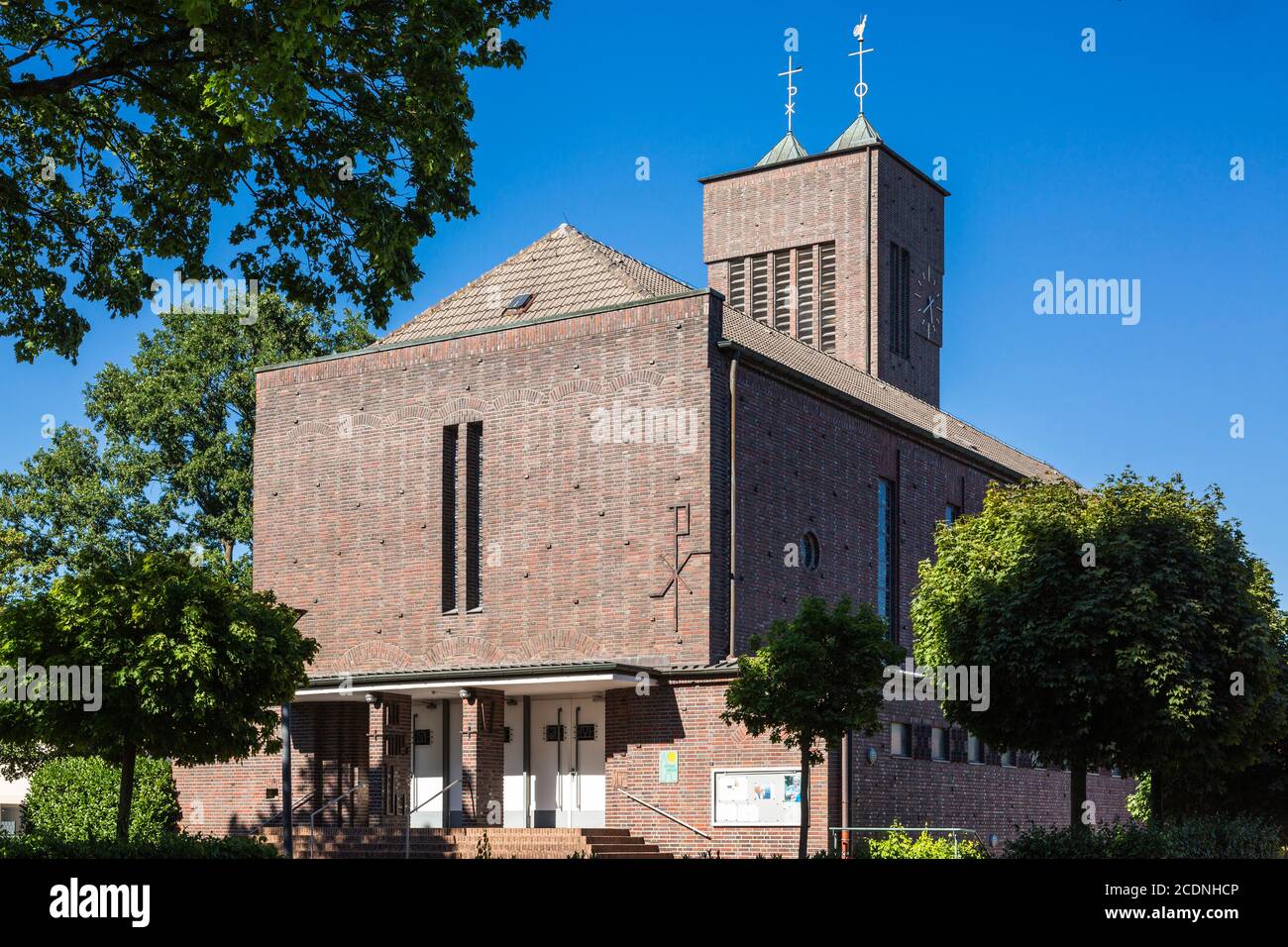 D-Dorsten, D-Dorsten-Hervest, Lippe, région de la Ruhr, Parc naturel de l'ouest de Hohe Mark, Muensterland, Westphalie, Rhénanie-du-Nord-Westphalie, NRW, église Saint-Joseph, église paroissiale catholique, bâtiment en brique Banque D'Images