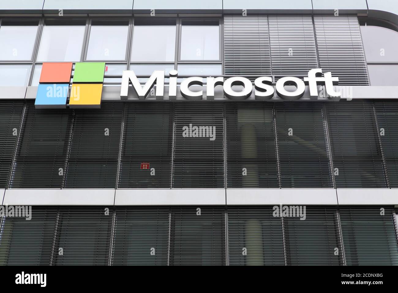 Cologne, Allemagne - 2 juillet 2017 : immeuble de bureaux Microsoft. Microsoft est une société américaine multinationale de technologie Banque D'Images