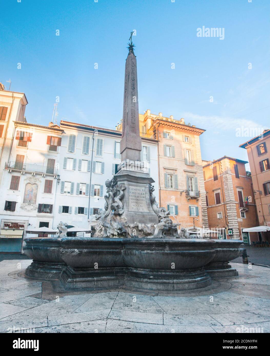 Panthéon, détail de fontaine sur la Piazza della Rotonda à Rome, Italie Banque D'Images