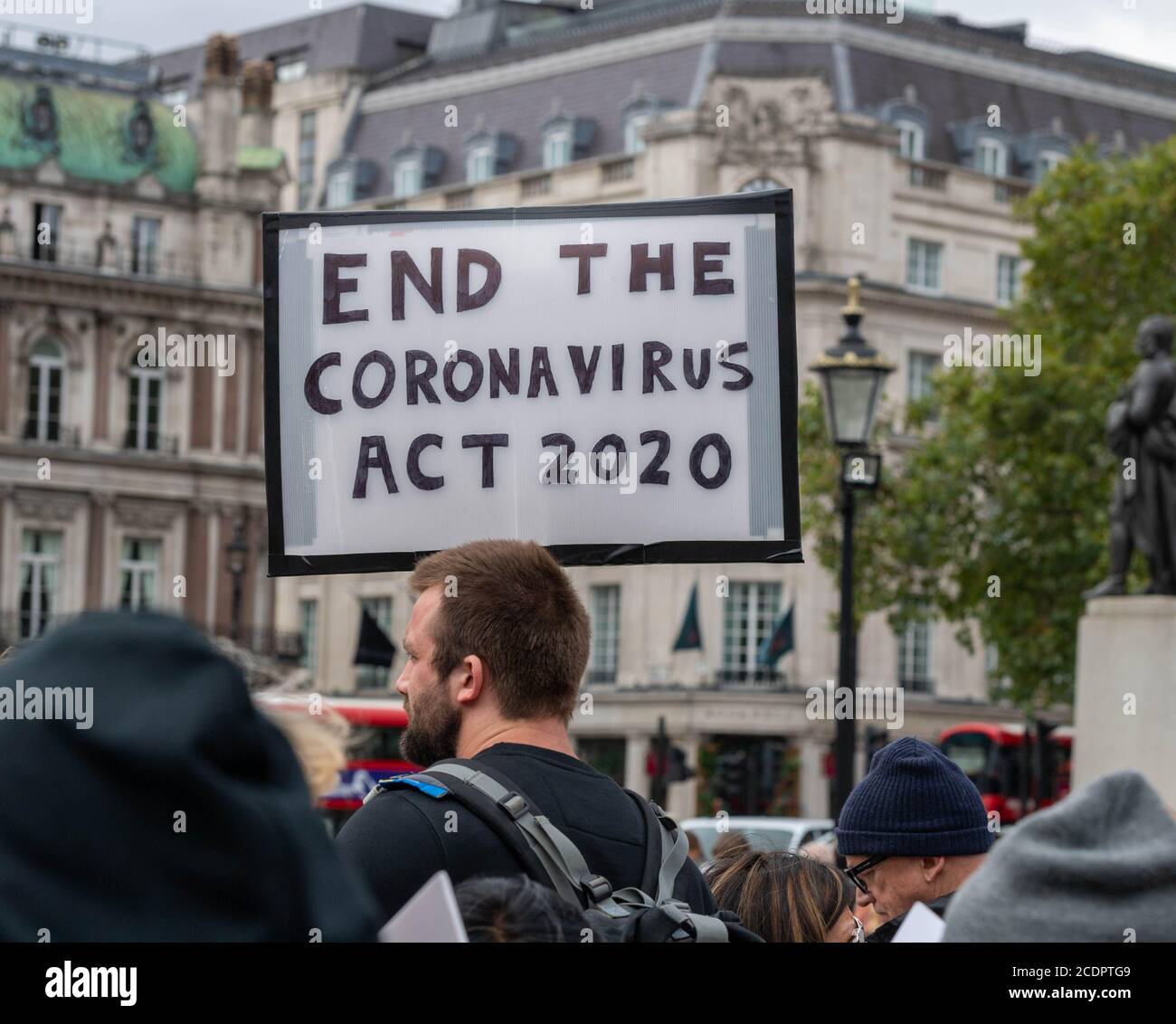 Londres, Royaume-Uni. 29 août 2020. Non aux vaccins, mettre fin au confinement, non à 5G protestation Trafalgar Square Londres, crédit: Ian Davidson/Alay Live News Banque D'Images