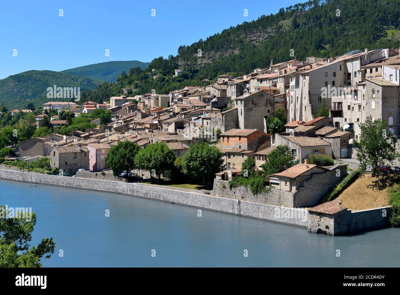 Village de Sisteron sur les rives de la Durance, commune française, située dans le département des Alpes-de-haute-Provence et la région Provence-Alpes-Côte d'Azur Banque D'Images