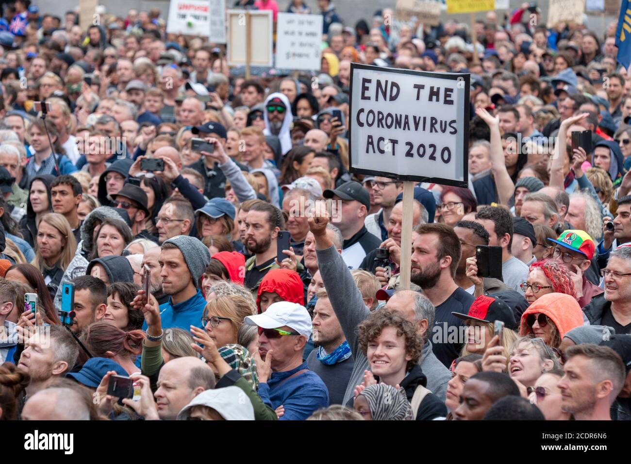 Londres, Royaume-Uni. 29 août 2020. Manifestation Unite for Freedom, Trafalgar Square. Les manifestants exigent : plus de blocages, plus de distanciation sociale, pas de masques, pas de trace, pas de passeport sanitaire, pas de vaccination obligatoire, pas de « nouvelle normalité ». Crédit : Neil Atkinson/Alay Live News. Banque D'Images