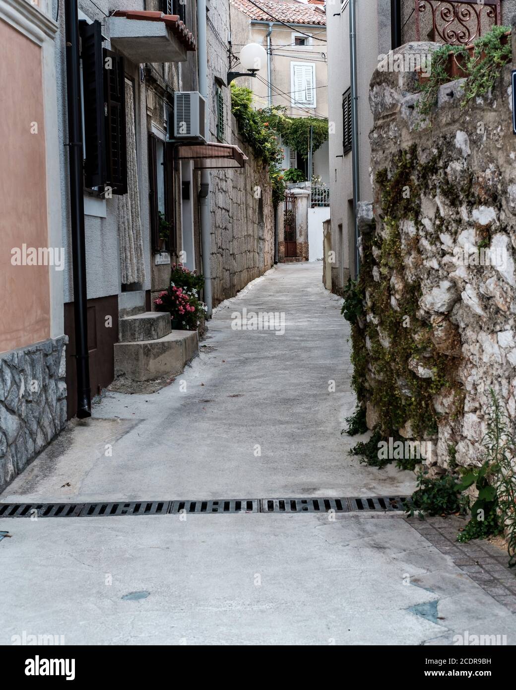 Rues d'Omisalj, île de Krk, Croatie Banque D'Images