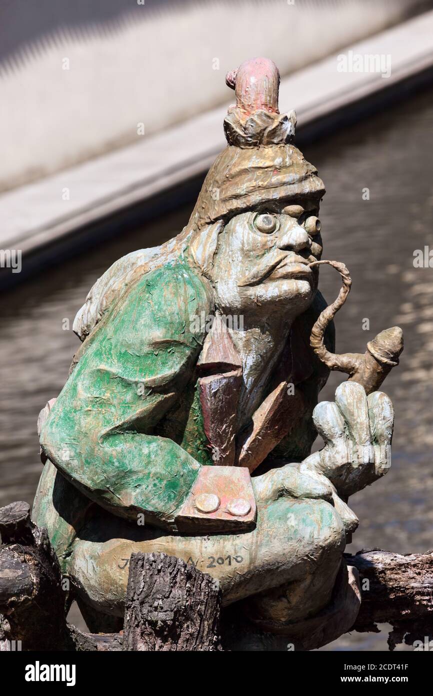 La statue de gobelin de l'eau qui gardait le moulin de Velkoprerovsky sur le ruisseau Certovka ou Devil#39;s. Prague, République tchèque Banque D'Images