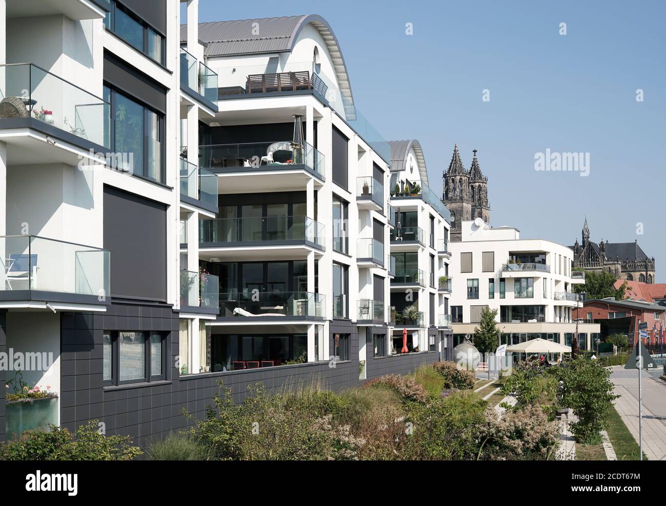 Panorama de la ville de Magdebourg avec les rives de L'Elbe Banque D'Images