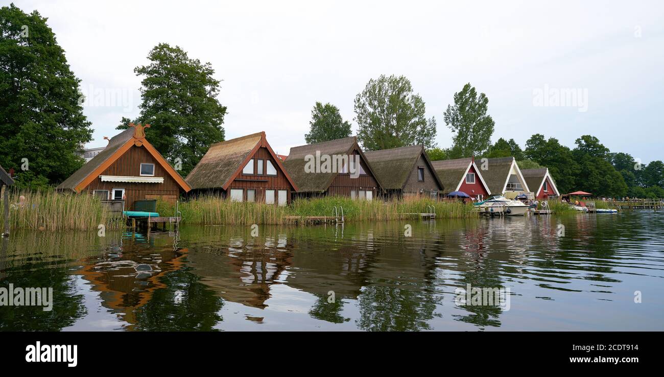 Bateaux dans la station de Granzow dans le Mueritz Parc national Banque D'Images