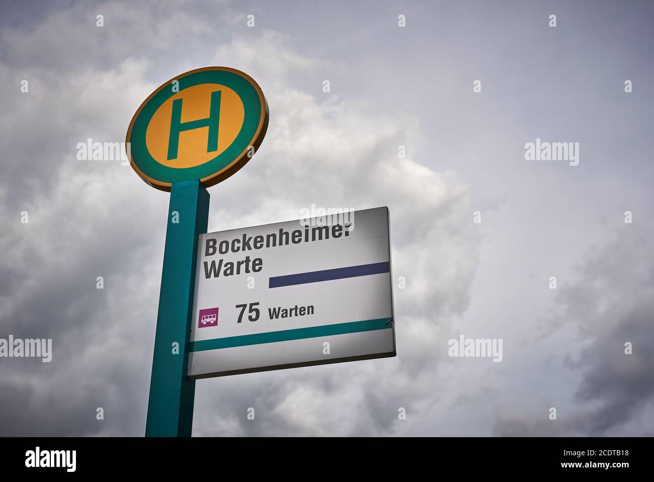 Arrêt de bus Bockenheimer Warte, Francfort, Allemagne Banque D'Images