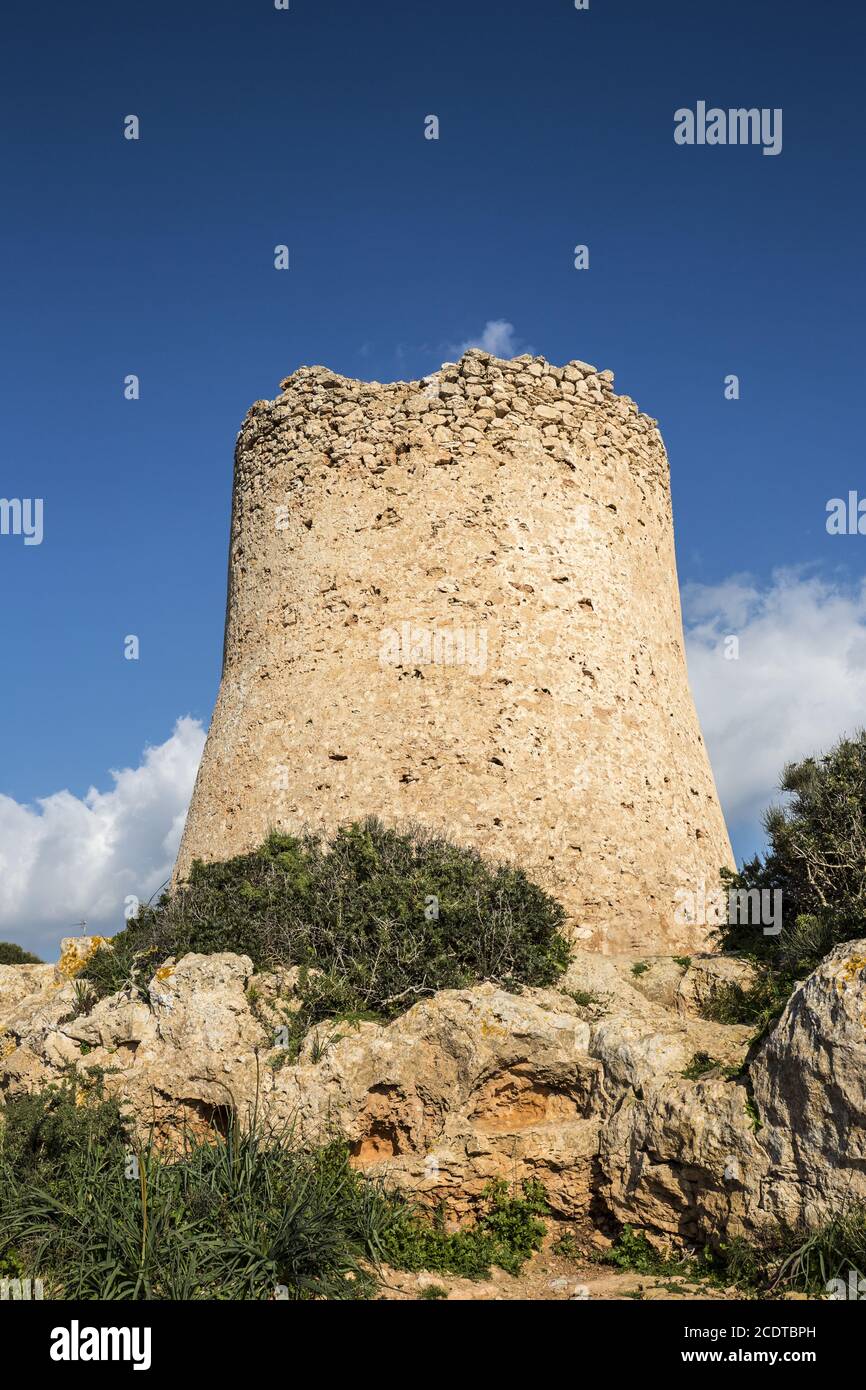 Ancienne tour de guet, Torre de Cala Pi au Cap Punta de Cala Pi, Majorque, Espagne, Europe Banque D'Images