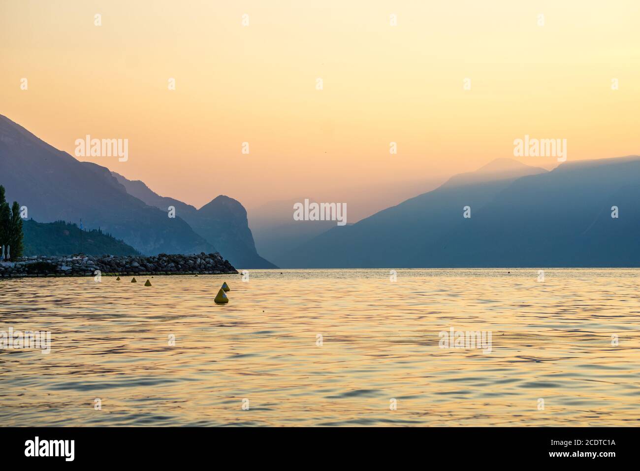 Belle matinée au lac de Garde Banque D'Images