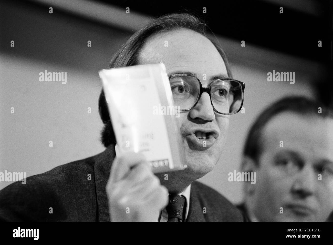 Lancement de la politique sur l'éducation conservatrice et conférence de presse au QEII Conference Centre de Westminster. John Major, Kenneth Clarke, Michael Howard. 29 mai 1991. Photo: Neil Turner Banque D'Images