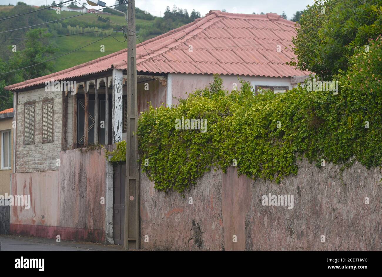 La petite, mais riche en histoire ville de Horta dans l'île de Faial, archipel des Açores, Portugal Banque D'Images