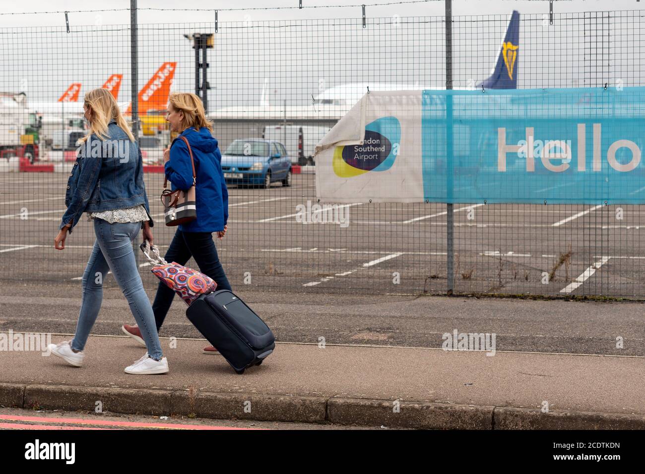 Les passagers quittant l'aéroport Southend de Londres sont arrivés au Royaume-Uni à bord du vol FR2183 de Ryanair au départ de Venise, en Italie, pendant le coronavirus COVID-19 Banque D'Images