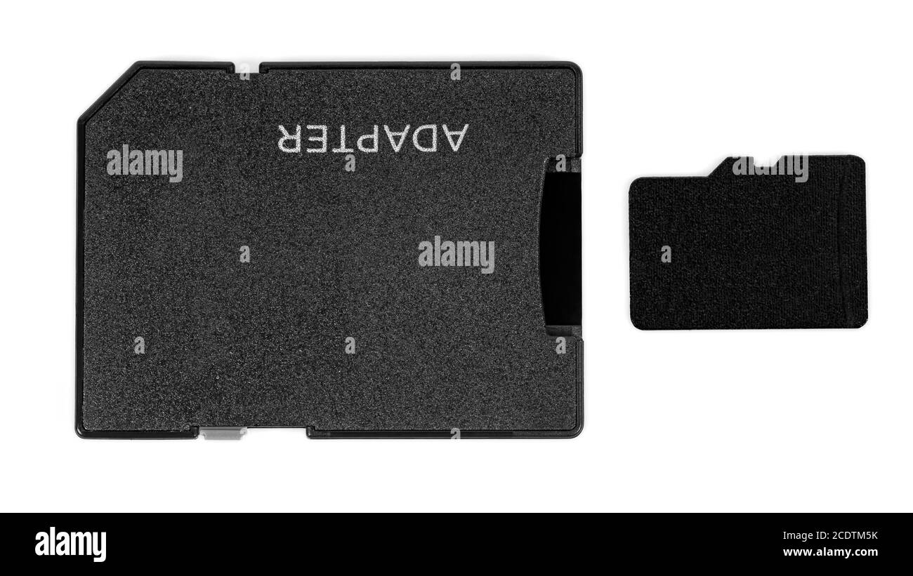 Vue de dessus de la carte mémoire microSD avec adaptateur isolé arrière-plan blanc avec masque Banque D'Images