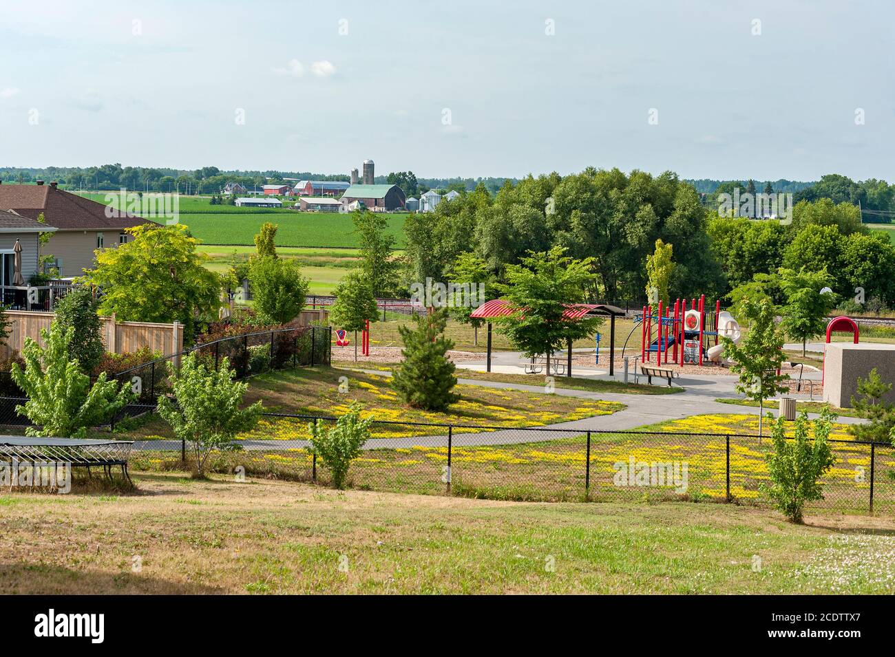 L'étalement urbain contre les terres agricoles Banque D'Images