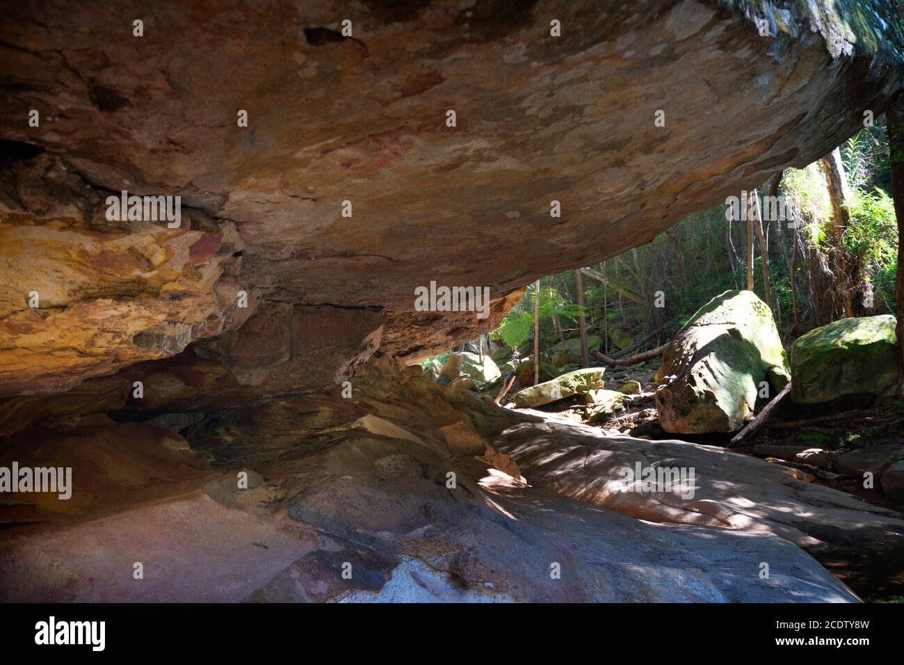 Le surplomb, un lieu touristique populaire dans le parc national de Cania gorge, Queensland, Australie Banque D'Images