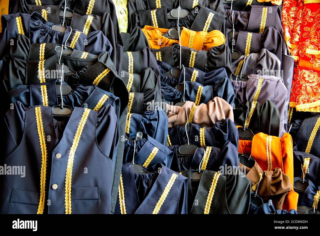 gilets à la stalle dans le bazar de sanliurfa Banque D'Images