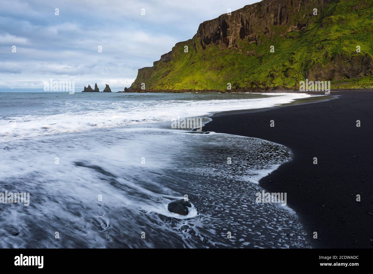 Reynisfjara plage arrière de l'Islande Banque D'Images