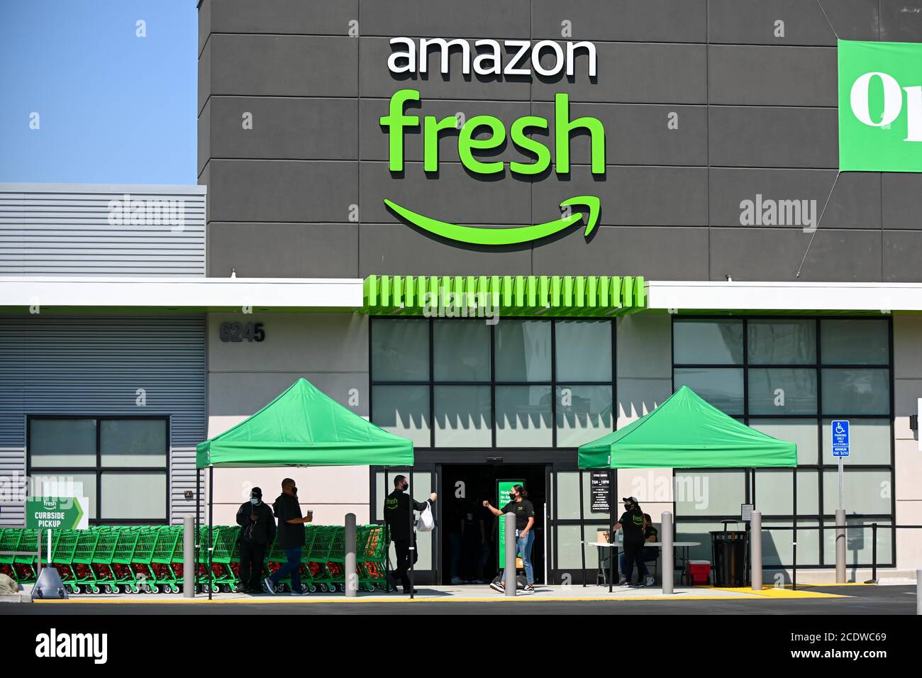 Woodland Hills, États-Unis. 27 août 2020. Vue détaillée de la signalisation dans un magasin d'alimentation Amazon Fresh, jeudi 27 août 2020, à Woodland Hills, en Californie. Le nouveau magasin de 35,000 pieds carrés est l'un des nombreux à lancer en Californie plus tard cette année. (Dylan Stewart/image of Sport) photo via le crédit : Newscom/Alay Live News Banque D'Images