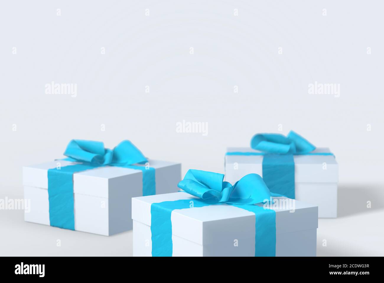 2018 boîtes cadeau de Noël blanc nouvel an avec boucles bleues de rubans isolés sur fond blanc. illustration 3d avec photocopip Banque D'Images