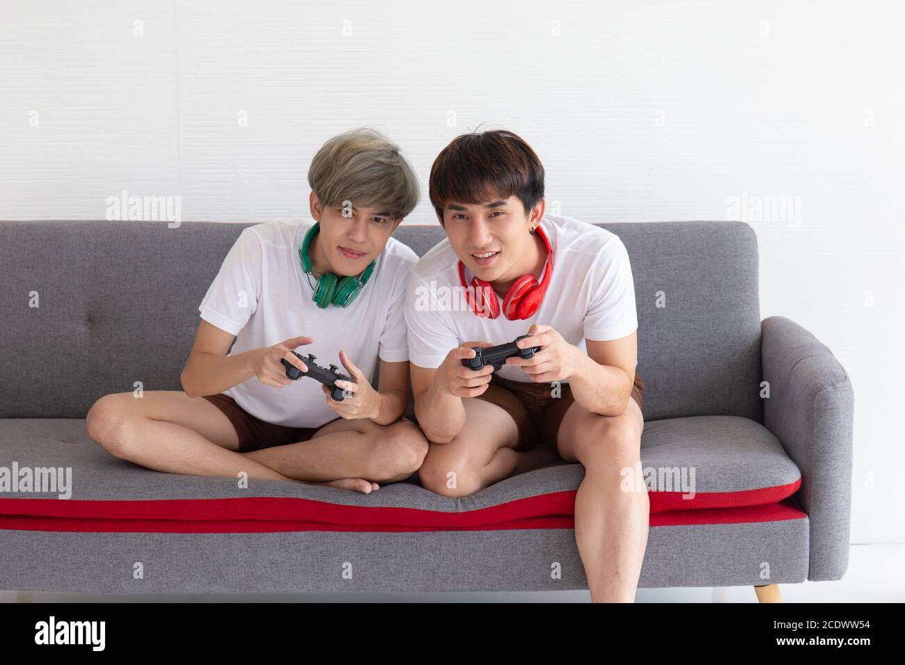Couples homosexuels jeunes garçons Asiatiques hommes LGBT concepts. Banque D'Images