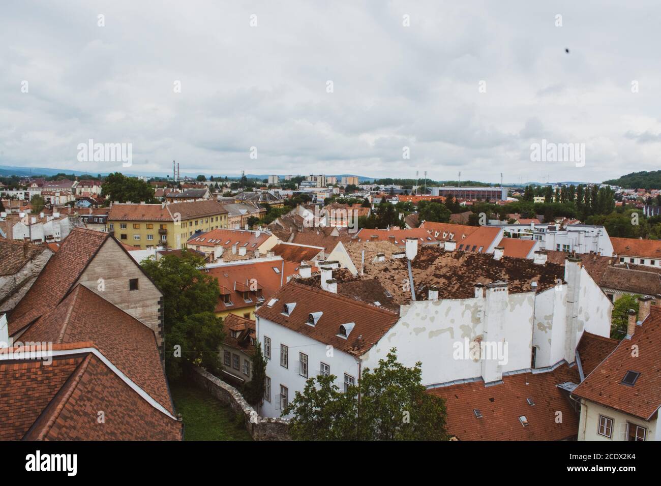 Vue sur les toits anciens de Sopron Banque D'Images