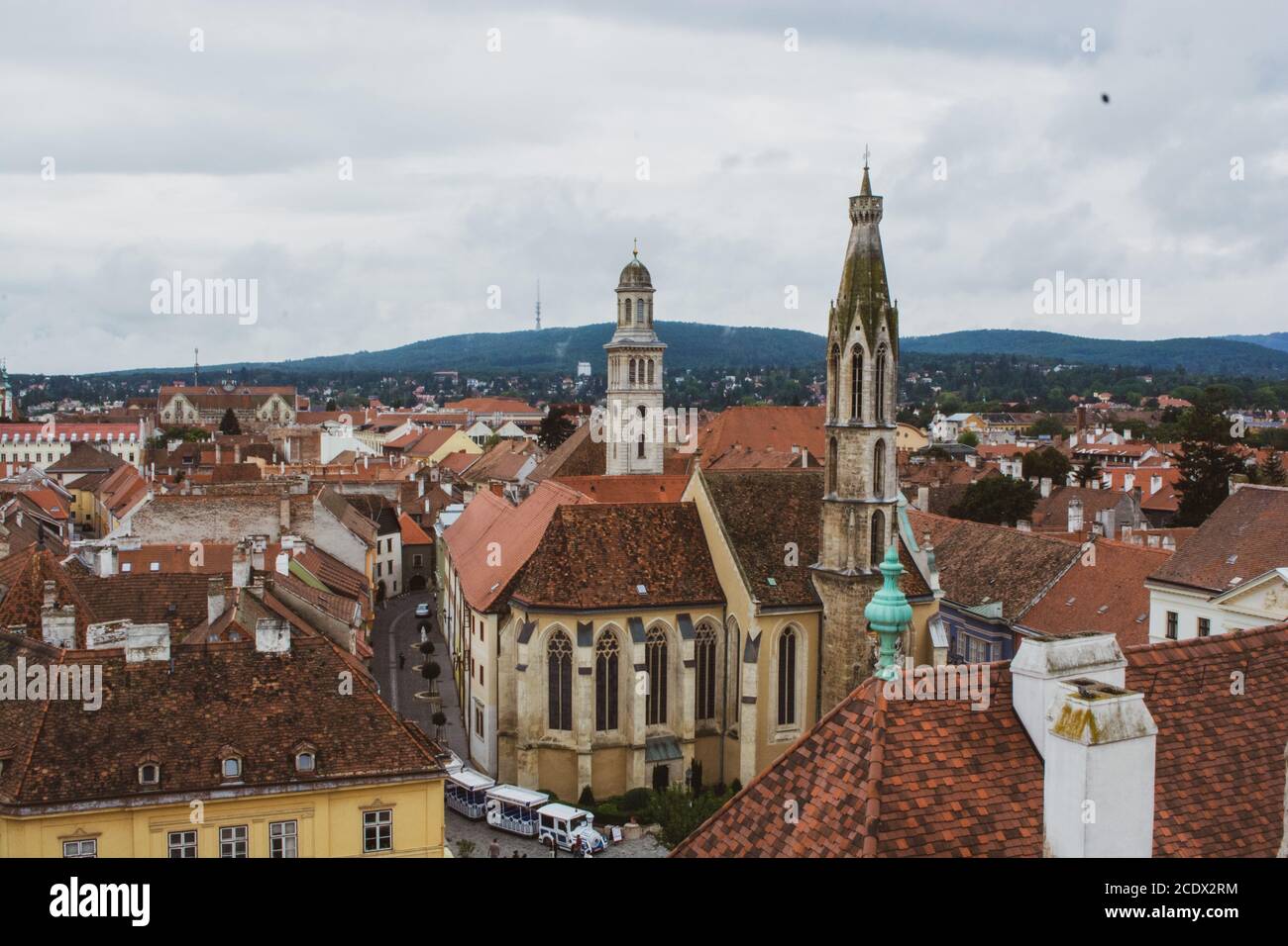 Vue sur les toits anciens de Sopron Banque D'Images