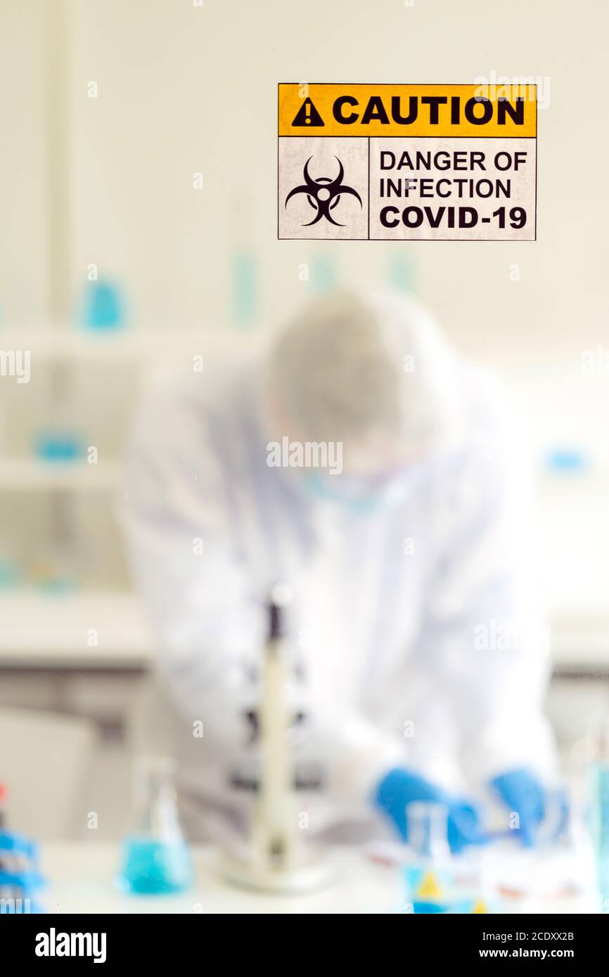 COVID-19 signalisation au laboratoire Banque D'Images
