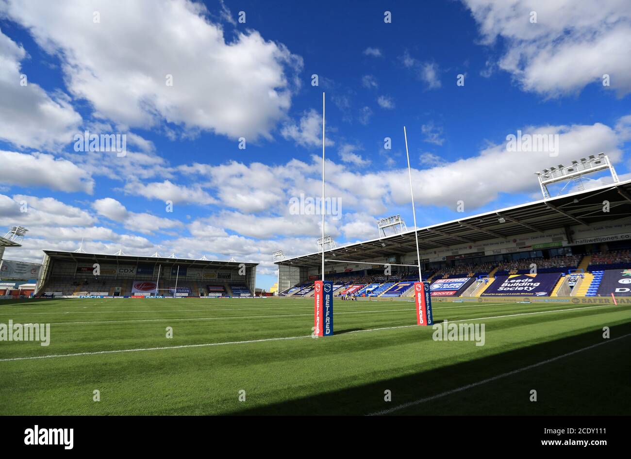 Une vue générale des stands pendant le match de la Super League de Betfred au stade Halliwell Jones, Warrington. Banque D'Images
