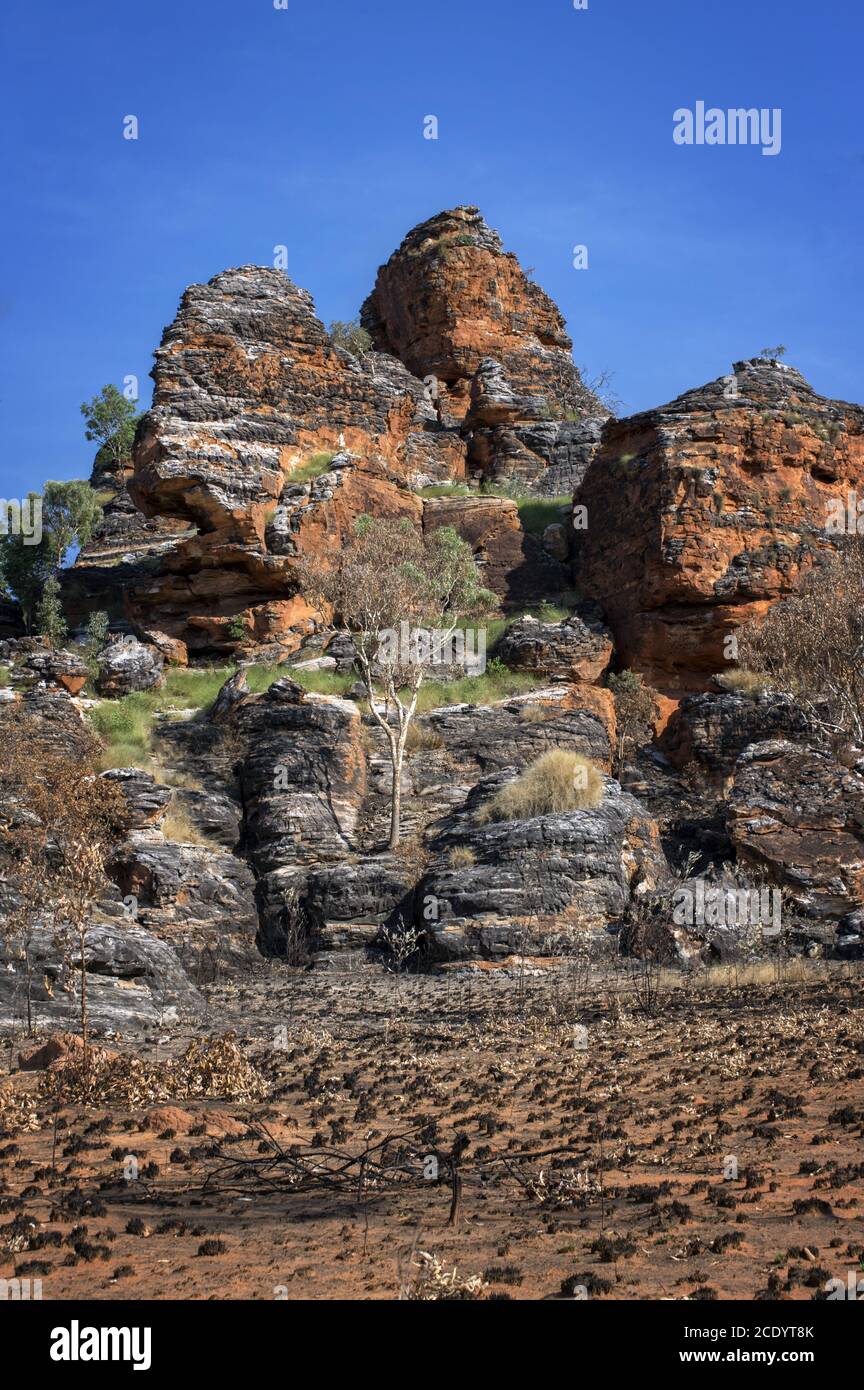 Formation de roches après Bushfire à l'Outback – Australie occidentale Banque D'Images