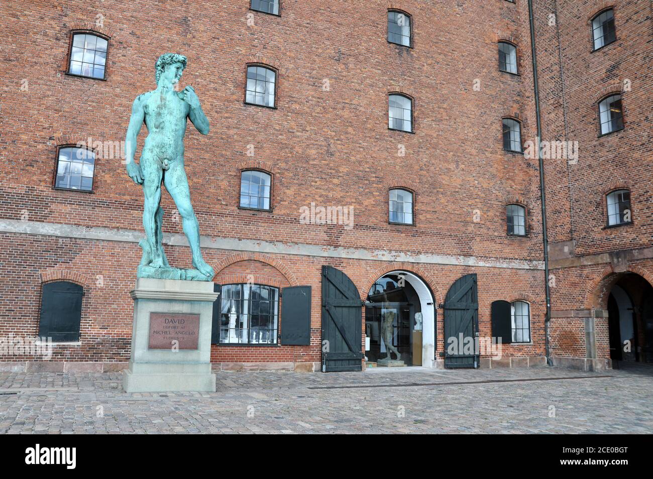 Statue de David à l'extérieur du bâtiment de la Royal Cast Collection Copenhague Banque D'Images