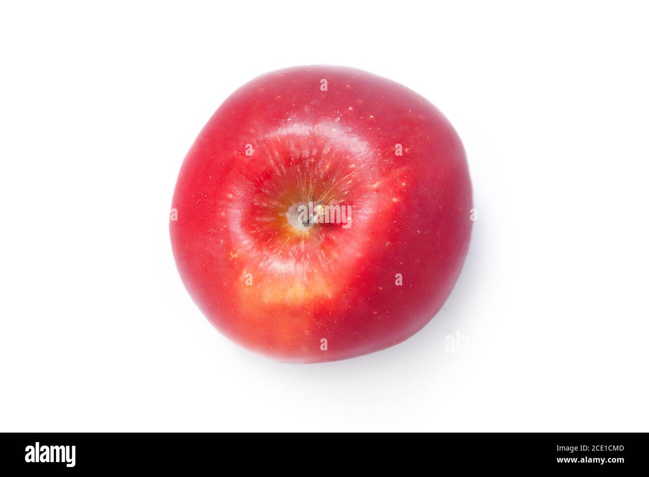 Vue de dessus de la pomme rouge rip isolée sur fond blanc. Pomme fraîche biologique. Masque. Banque D'Images