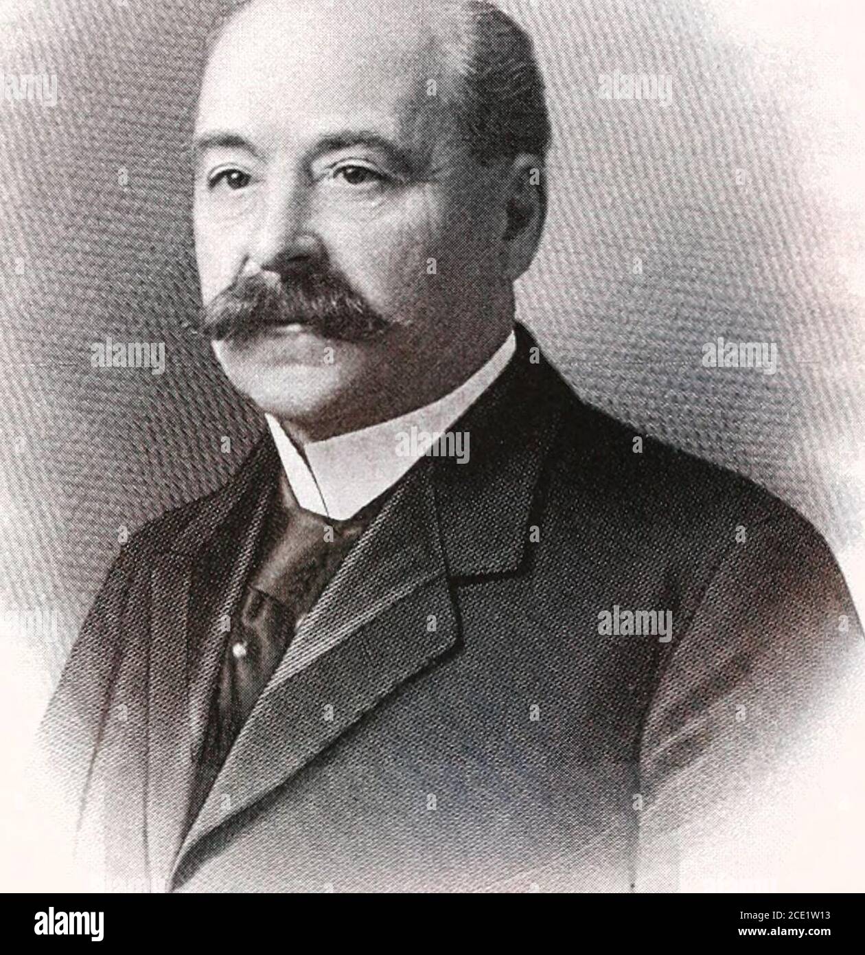 . Les hommes représentatifs et les vieilles familles du sud-est du Massachusetts : contenant des croquis historiques de citoyens éminents et représentatifs et des documents généalogiques de plusieurs des anciennes familles . ant. Parmi les enfants, il y avait Samuel et Abner. (IV) Samuel Perry, fils de Benjamin, bornNov. 28, 1712. Man-ied 27 septembre 1734. EuniceWithherell. Elle est décédée une veuve le 21 février 17!&gt;5.leurs enfants étaient: Henry; Mary, qui mar-ried Howland Beal, décembre 29. 1757 ; Samuel ; Noah, qui a épousé Jane Hobart. 1er octobre. 1772;Israël; Betsey, qui a épousé le colonel Amos Tur-ner. 14 février. 1771; Seth; et Adam.. Banque D'Images