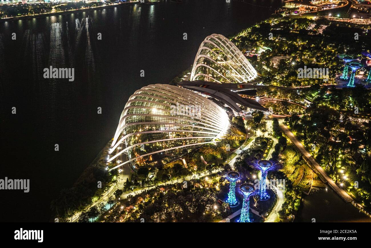 Vue nocturne de Marina Bay Sands depuis l'observatoire (Singapour) Banque D'Images