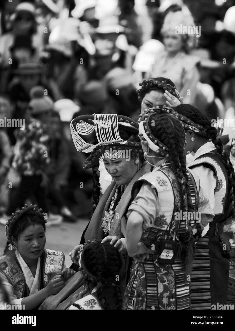 Une représentation d'opéra tibétain (Lhamo) au parc Lukhang, Lhassa, Tibet Banque D'Images