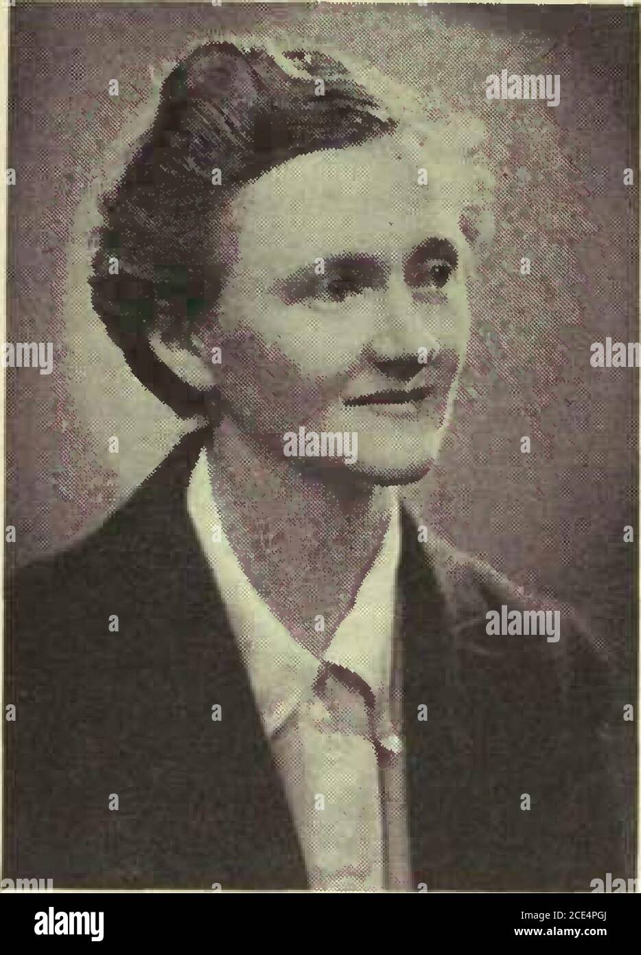 . L'infirmière canadienne. La School of Nursing de l'Hôpital général de Vancou-ver, qui mène au baccalauréat en sciences appliquées (sciences infirmières). Après son diplôme, Mlle Henderson a servi pendant plus d'un an comme infirmière de santé publique à Saanich. Latershe s'est jointe au personnel infirmier de l'école de la Vancouver School Board et, après la formation du Metropolitan HealthCommittee de la région métropolitaine de Vancouver, a été nommé superviseur intérimaire des services de soins infirmiers à l'école. Ces services comprennent un pro-gramme généralisé de soins infirmiers en santé publique comprenant des soins infirmiers à l'école, le bien-être de l'enfant, la tuberculose et la vie de commu-nicable Banque D'Images