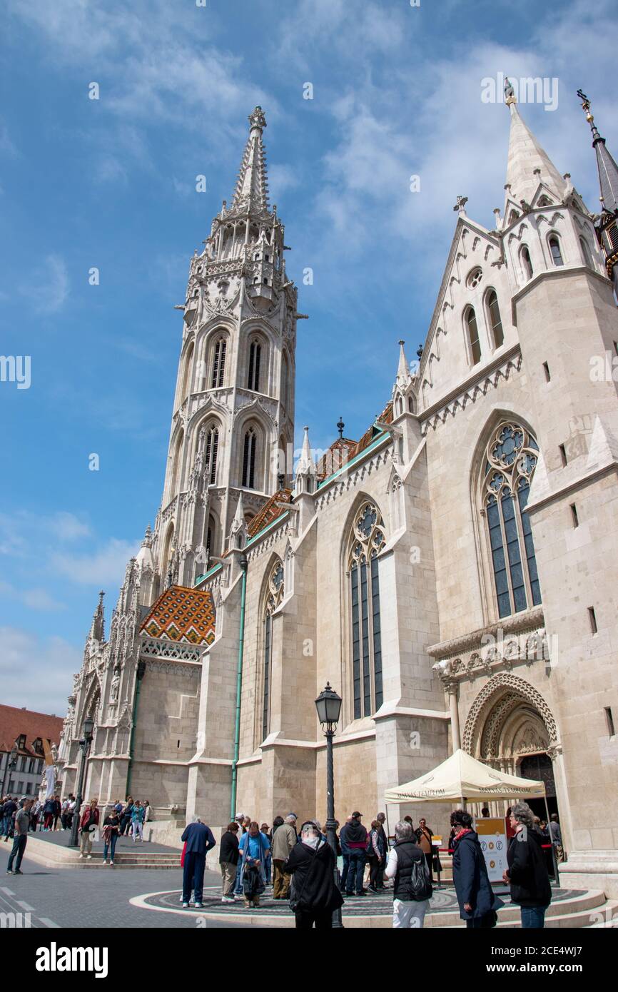 L'église de l'Assomption du château de Buda (Hongrois: Nagyboldolasszony-templom), plus communément connue sous le nom d'église Matthias (Hongrois: Mátyás- Banque D'Images