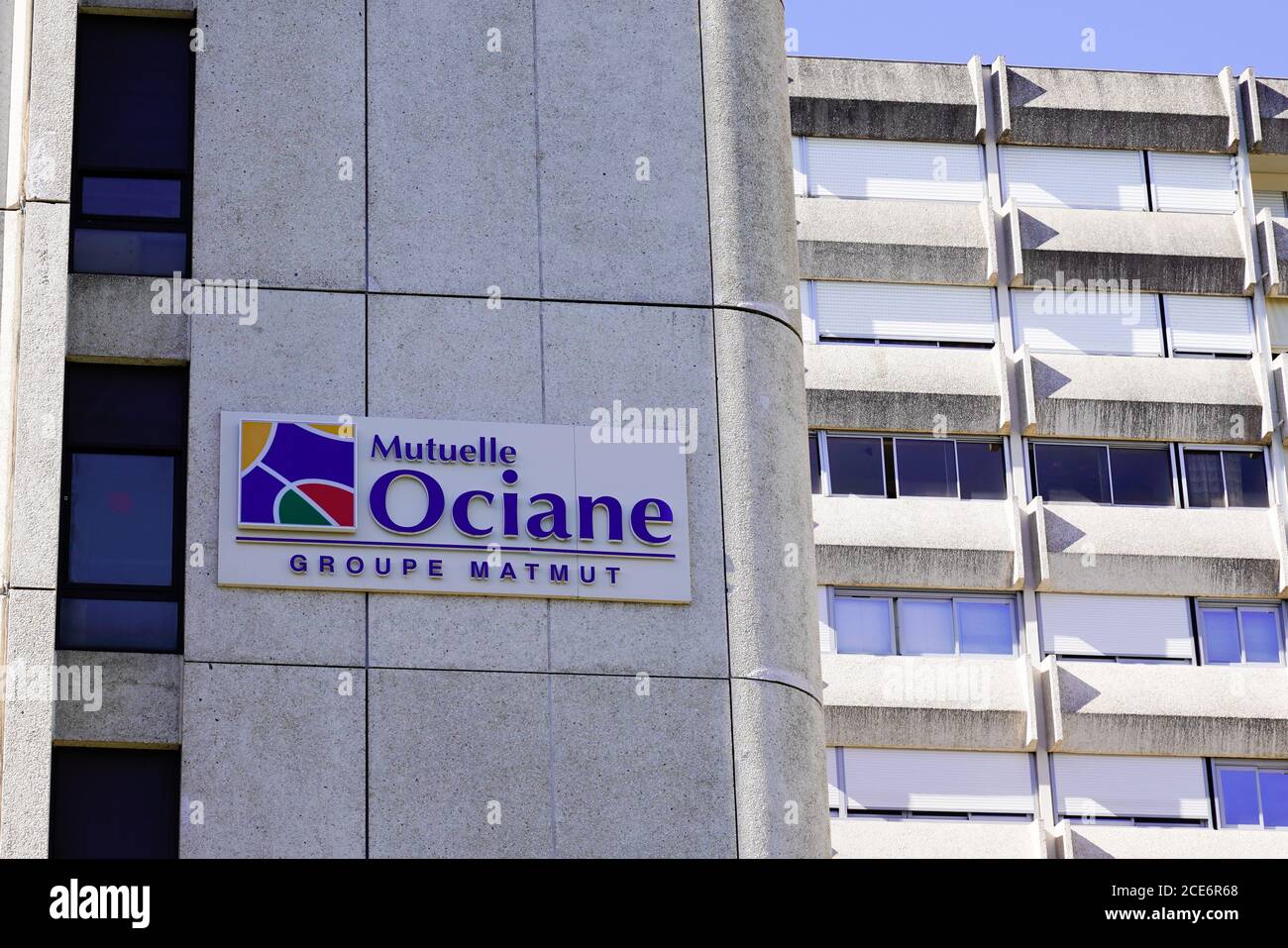 Bordeaux , Aquitaine / France - 08 25 2020 : signe du logo Mutuelle Ociane devant le siège social du Groupe Matmut Agence mutuelle française Banque D'Images