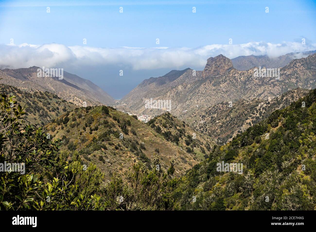 Vue depuis le parc national de Garajonay jusqu'à la vallée De Valhermoso - la Gomera Banque D'Images