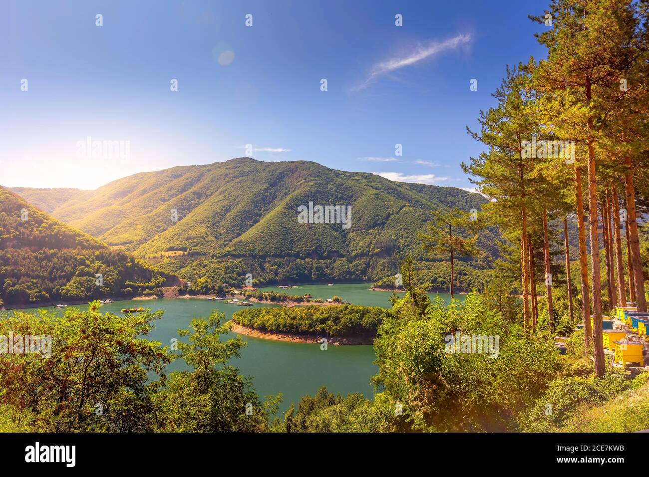 Barrage de Vacha dans les montagnes Rhodopes, Bulgarie Banque D'Images