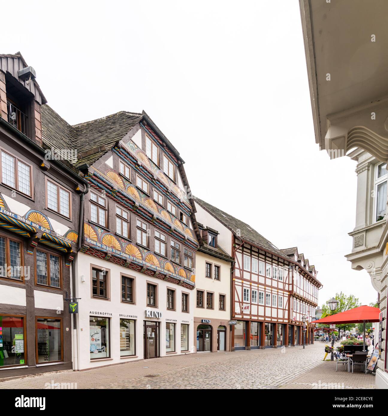 Hoexter, NW / Allemagne - 2 août 2020: Belles maisons anciennes à colombages hlf à Hoexter sur le Weser dans le style Weser Renaissance Banque D'Images