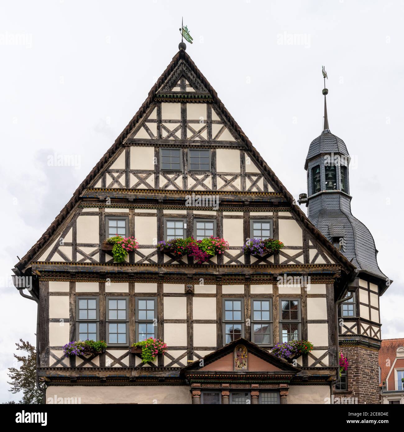 Hoexter, NW / Allemagne - 2 août 2020: Belle ancienne maison à colombages hlf à Hoexter sur le Weser dans le style Weser Renaissance Banque D'Images